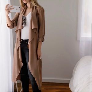 Lightweight City mocha duster with belt